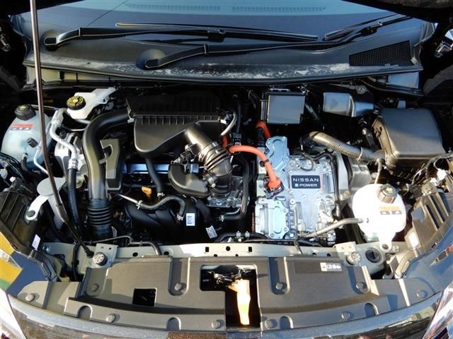 Nissan AURA 2023-01 1868-6