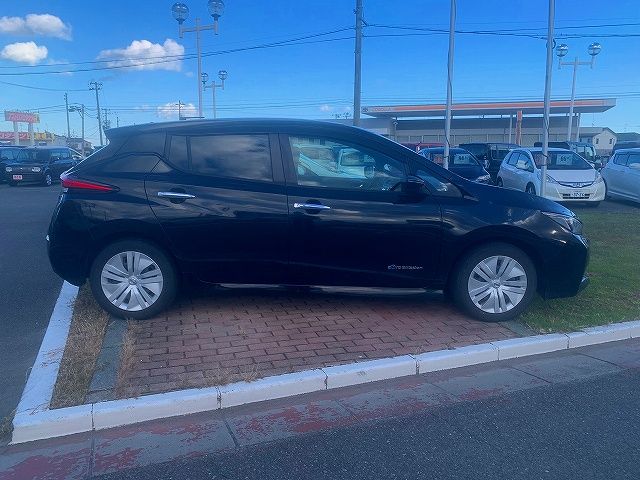 Nissan LEAF 2018-11 195049-2