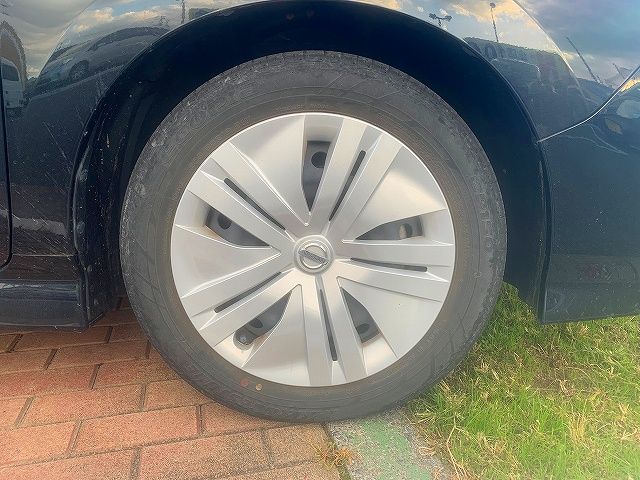 Nissan LEAF 2018-11 195049-8