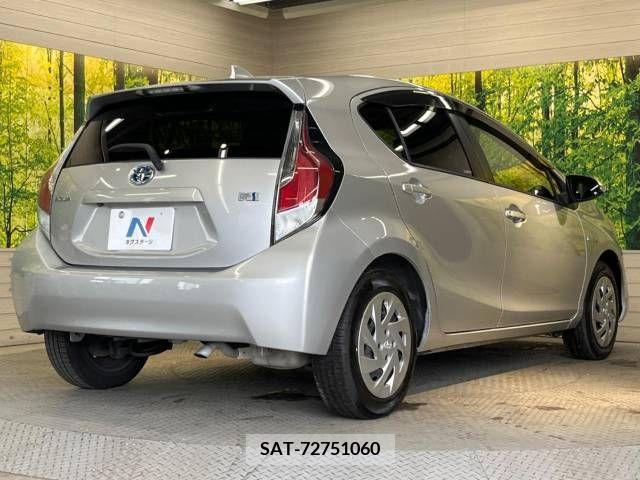 Toyota AQUA 2016-05 356310-17
