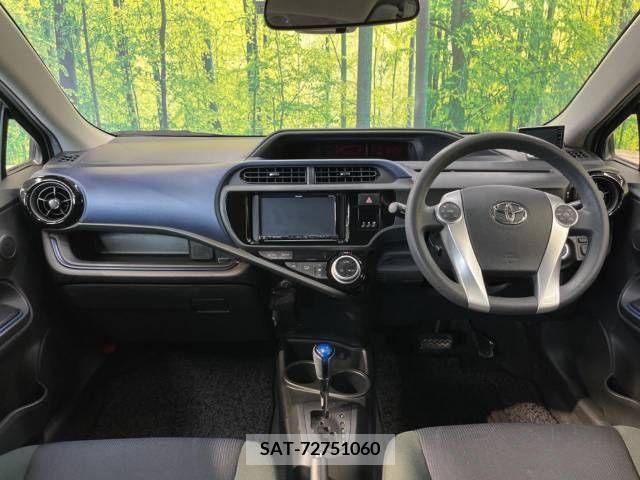 Toyota AQUA 2016-05 356310-1