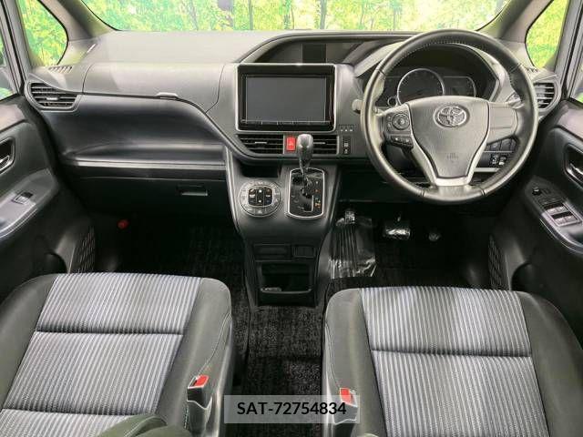 Toyota VOXY 2015-04 206092-1