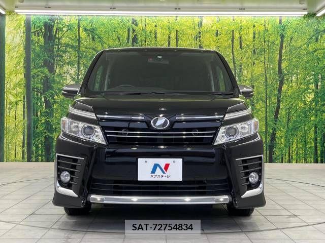 Toyota VOXY 2015-04 206092-15