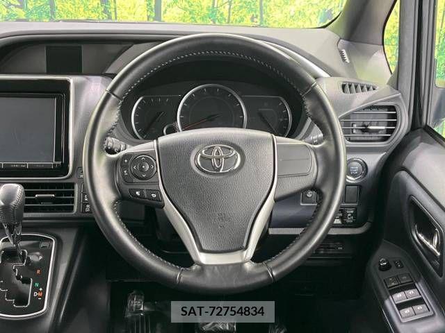 Toyota VOXY 2015-04 206092-12
