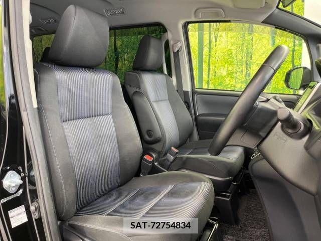 Toyota VOXY 2015-04 206092-8