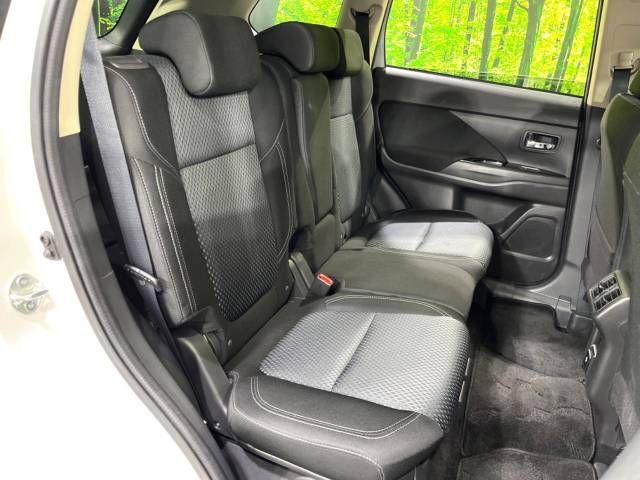 Mitsubishi OUTLANDER PHEV 2019-09 9875-9