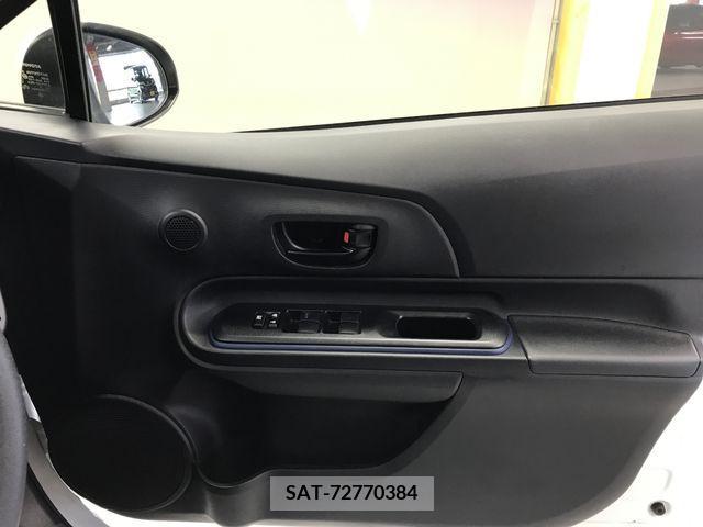 Toyota AQUA 2016-11 340473-16