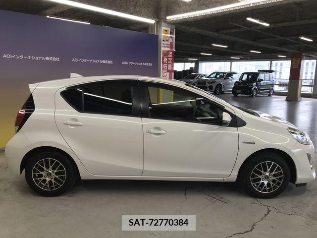 Toyota AQUA 2016-11 340473-10