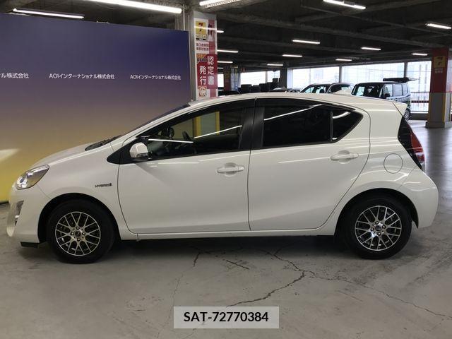 Toyota AQUA 2016-11 340473-14