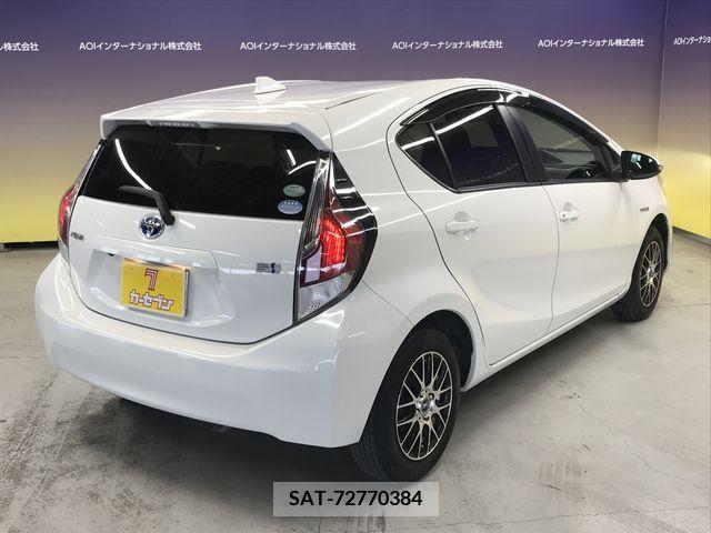 Toyota AQUA 2016-11 340473-11