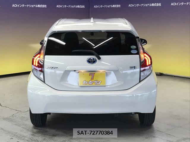 Toyota AQUA 2016-11 340473-12