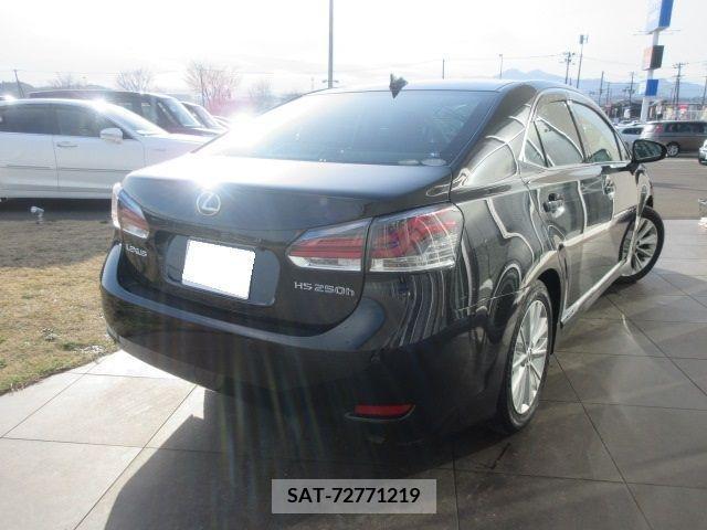 Lexus HS 2017-02 387550-1