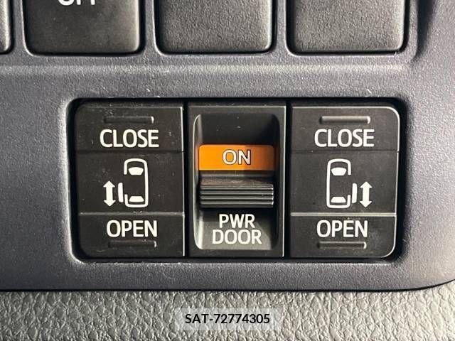 Toyota VOXY 2014-03 246865-4