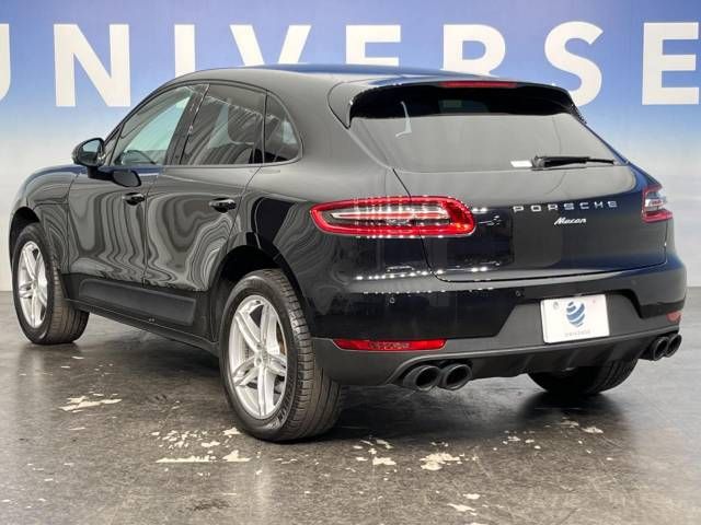 Porsche MACAN 2018-03 18929-14