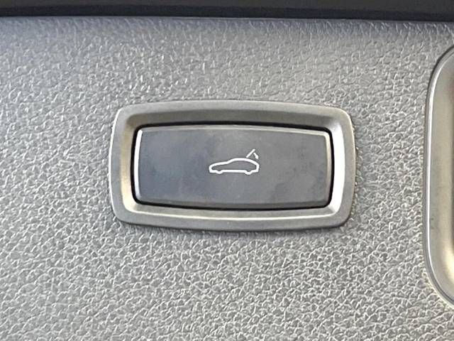 Porsche MACAN 2018-03 18929-4