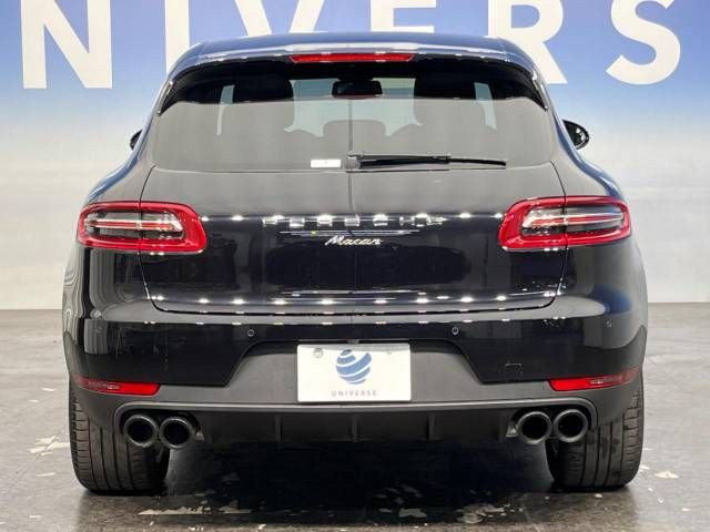 Porsche MACAN 2018-03 18929-12