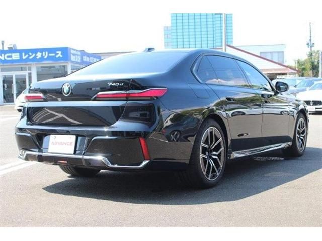Bmw 7 SERIES 2023-06 22562-25