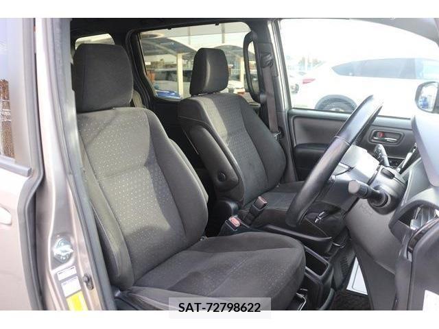 Toyota NOAH HYBRID 2017-10 222277-12