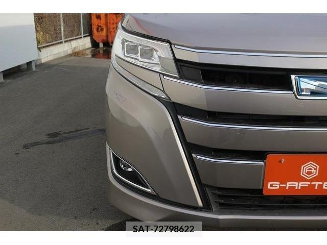 Toyota NOAH HYBRID 2017-10 222277-9
