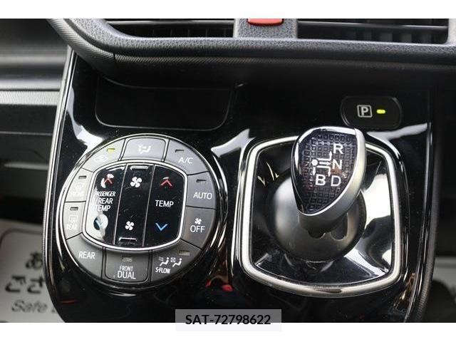 Toyota NOAH HYBRID 2017-10 222277-3