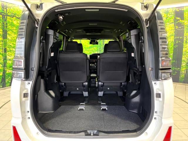 Toyota VOXY HYBRID 2018-07 196650-10