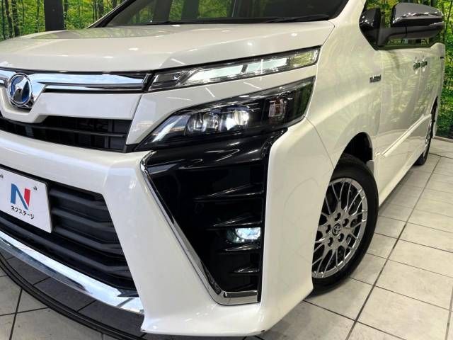 Toyota VOXY HYBRID 2018-07 196650-12