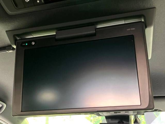 Toyota VOXY HYBRID 2018-07 196650-4