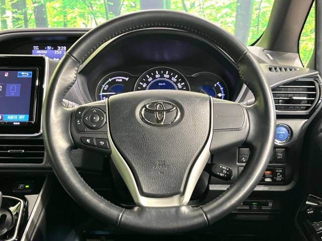 Toyota VOXY HYBRID 2018-07 196650-11