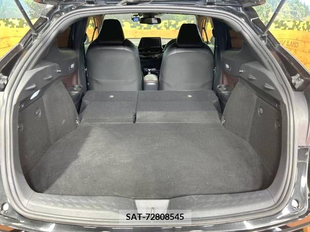 Toyota C-HR 2017-08 357839-10