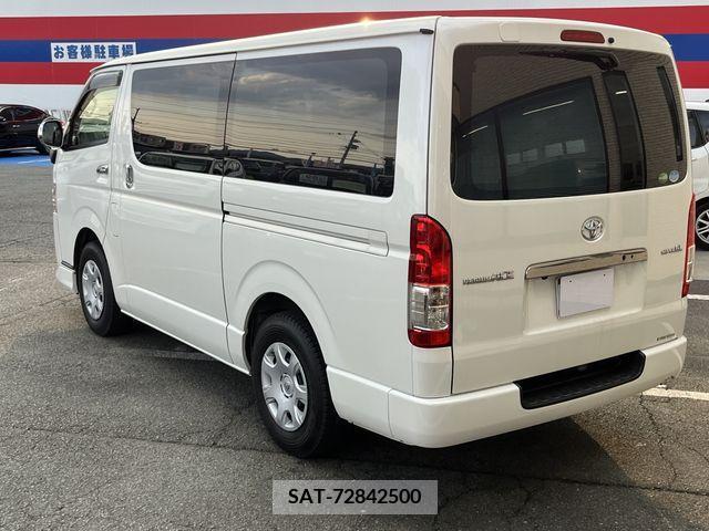 Toyota REGIUSACE VAN 2019-09 324468-6