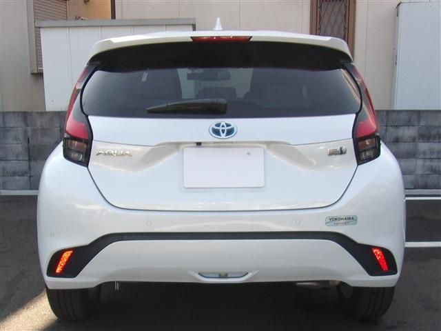Toyota AQUA 2021-09 185681-6