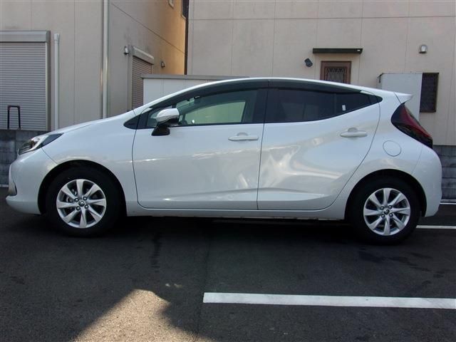 Toyota AQUA 2021-09 185681-5