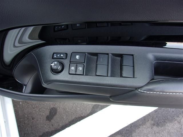 Toyota AQUA 2021-09 185681-18