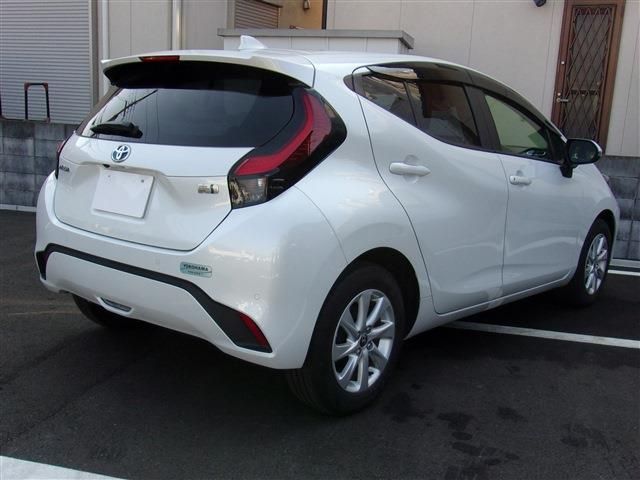 Toyota AQUA 2021-09 185681-1