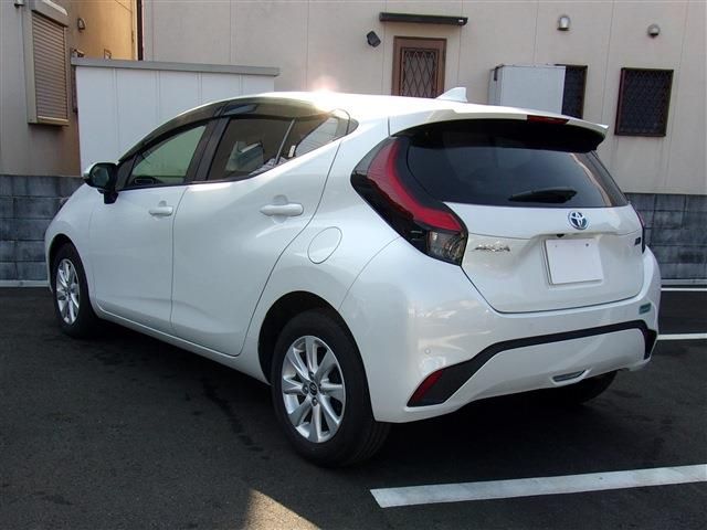 Toyota AQUA 2021-09 185681-4
