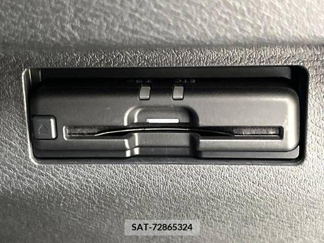 Nissan KICKS 2021-10 391620-5