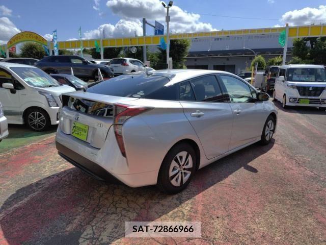 Toyota PRIUS 2015-12 366651-10