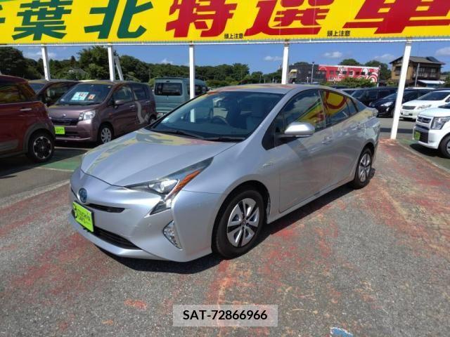 Toyota PRIUS 2015-12 366651-9