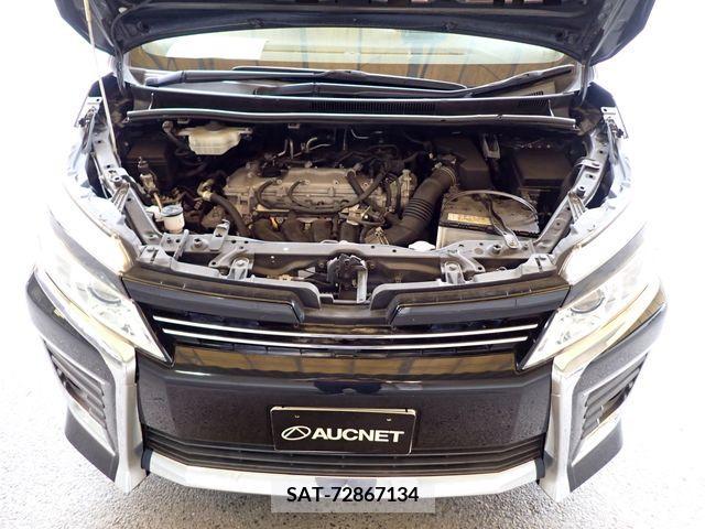 Toyota VOXY 2015-12 370474-23