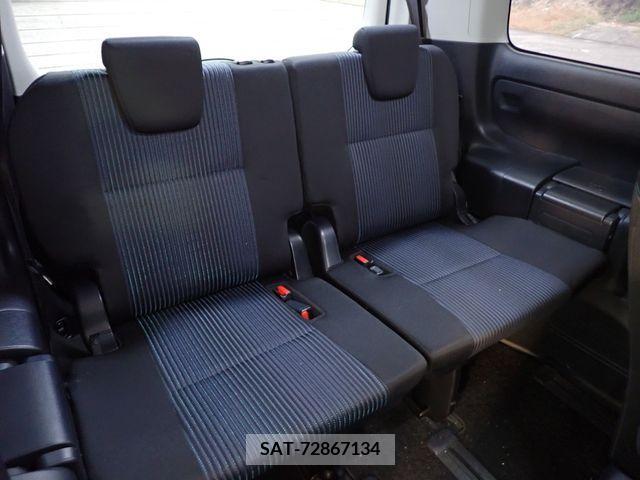 Toyota VOXY 2015-12 370474-19