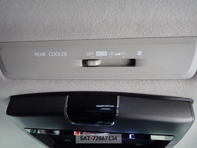 Toyota VOXY 2015-12 370474-27