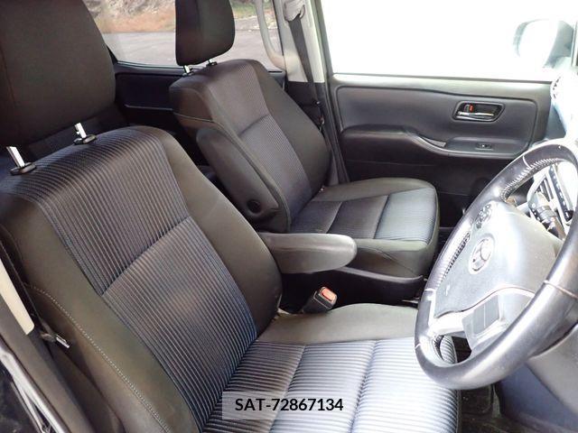 Toyota VOXY 2015-12 370474-17