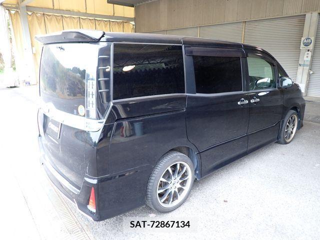 Toyota VOXY 2015-12 370474-7