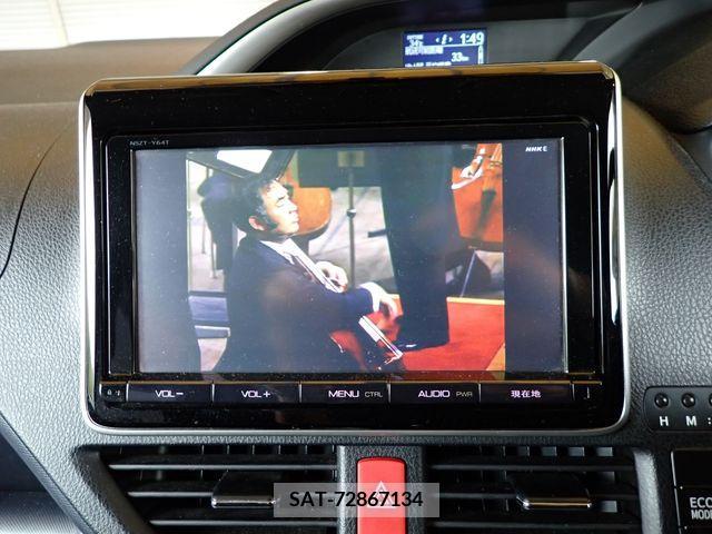 Toyota VOXY 2015-12 370474-13