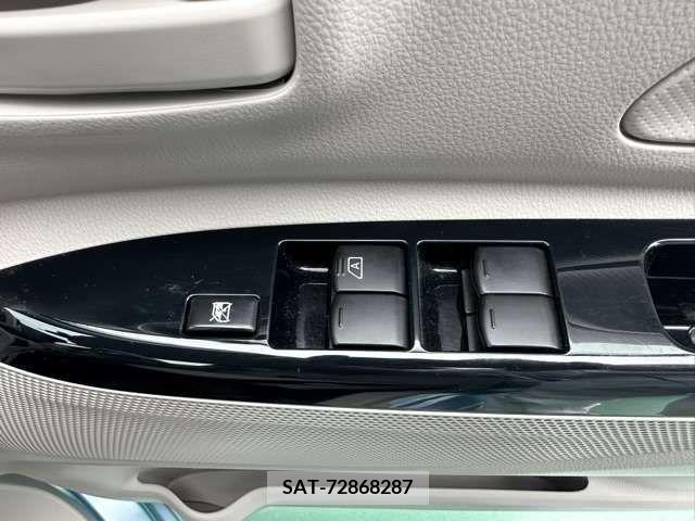 Nissan ROOX 2018-08 323879-10