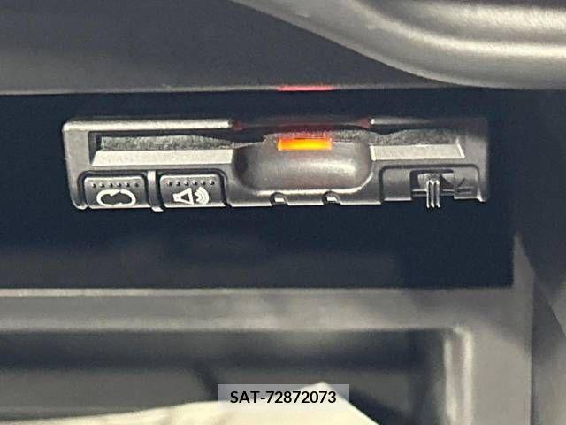 Nissan NOTE 2014-05 365361-6