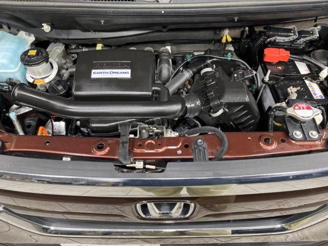 Honda N BOX 2019-02 9892-18