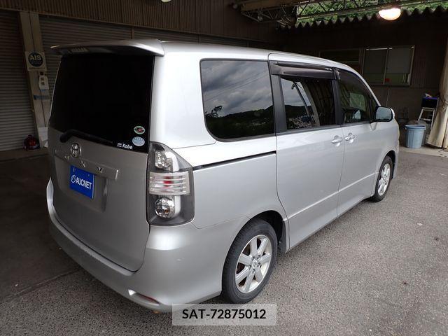 Toyota VOXY 2008-01 289205-5