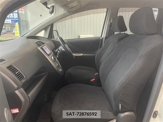 Toyota RACTIS 2009-09 313635-9