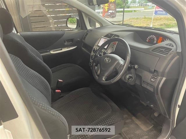 Toyota RACTIS 2009-09 313635-8